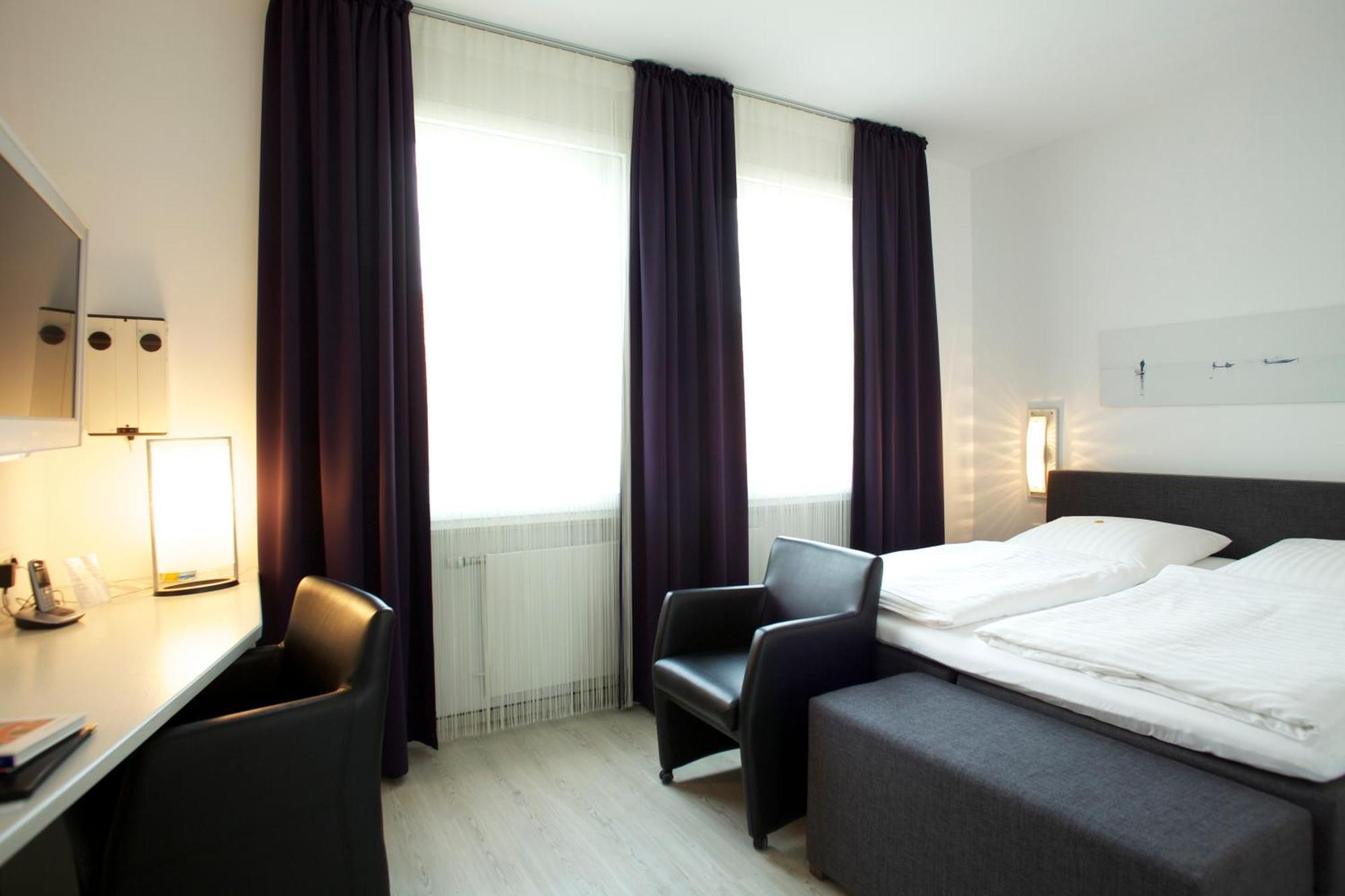 Hotel Zur Wartburg Rheda-Wiedenbrück Dış mekan fotoğraf
