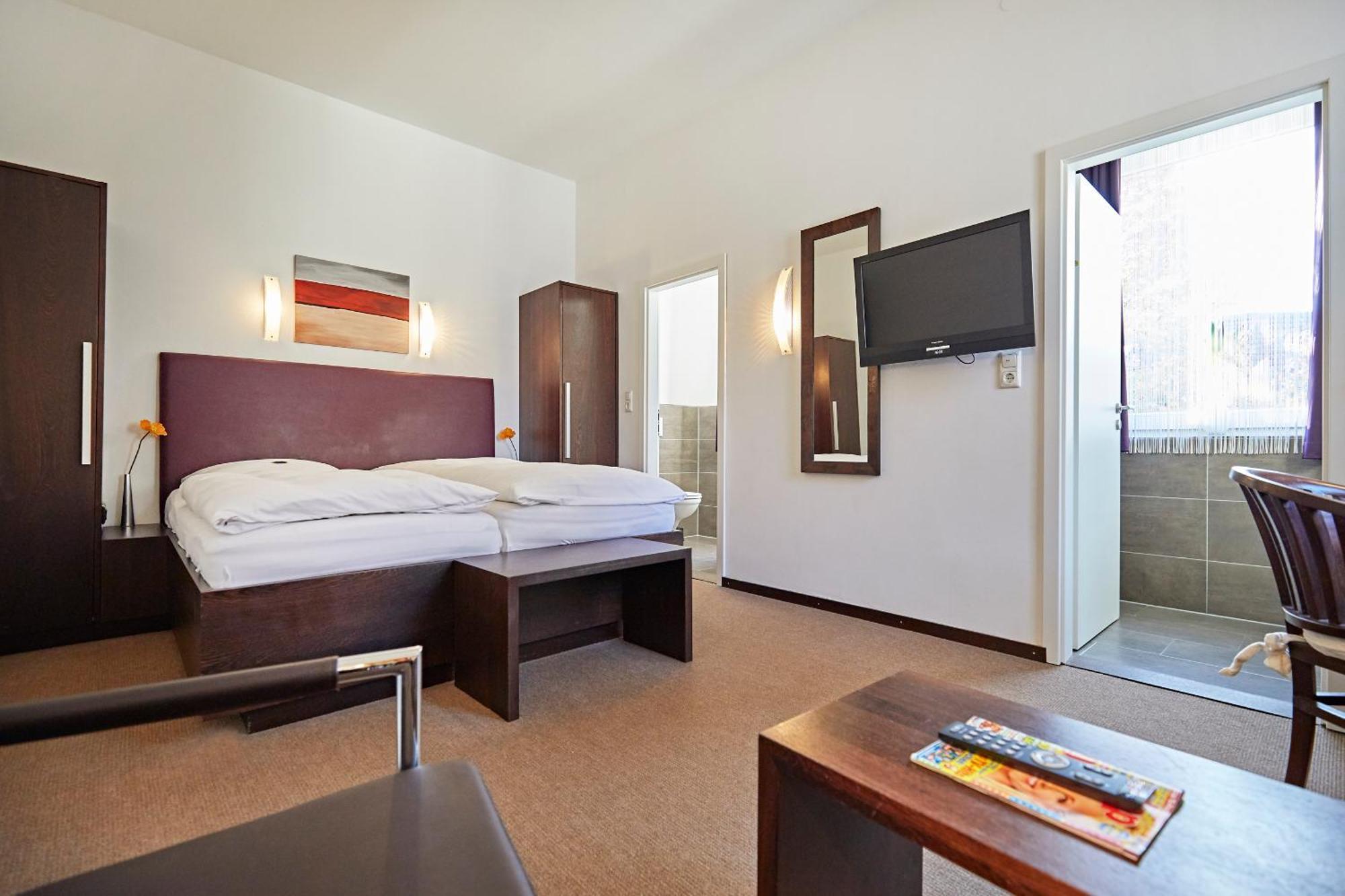 Hotel Zur Wartburg Rheda-Wiedenbrück Dış mekan fotoğraf