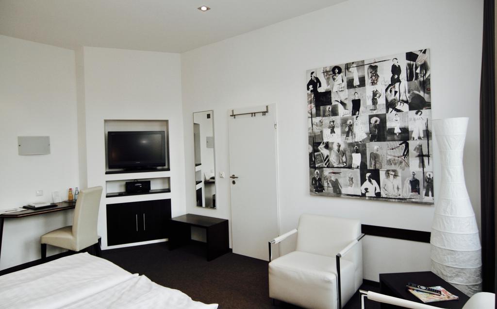 Hotel Zur Wartburg Rheda-Wiedenbrück Dış mekan fotoğraf
