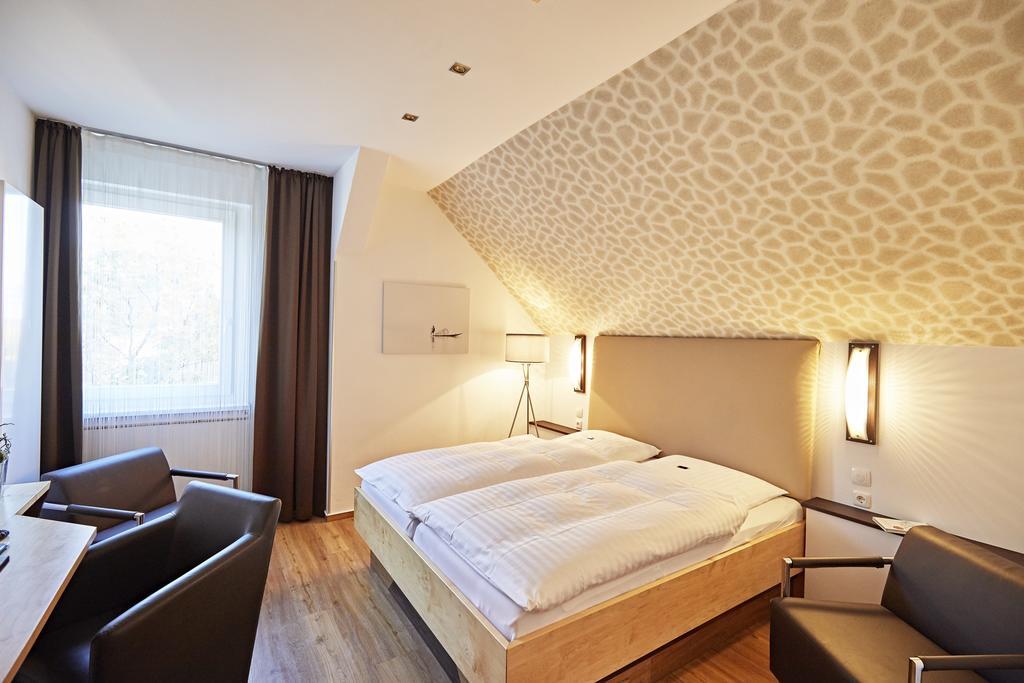 Hotel Zur Wartburg Rheda-Wiedenbrück Dış mekan fotoğraf