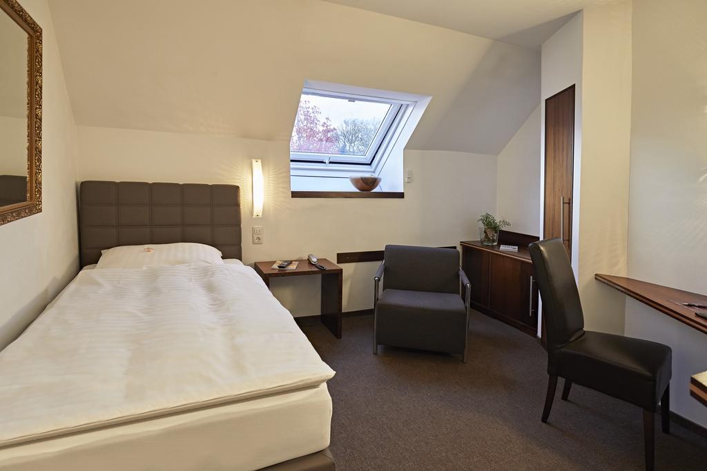 Hotel Zur Wartburg Rheda-Wiedenbrück Dış mekan fotoğraf